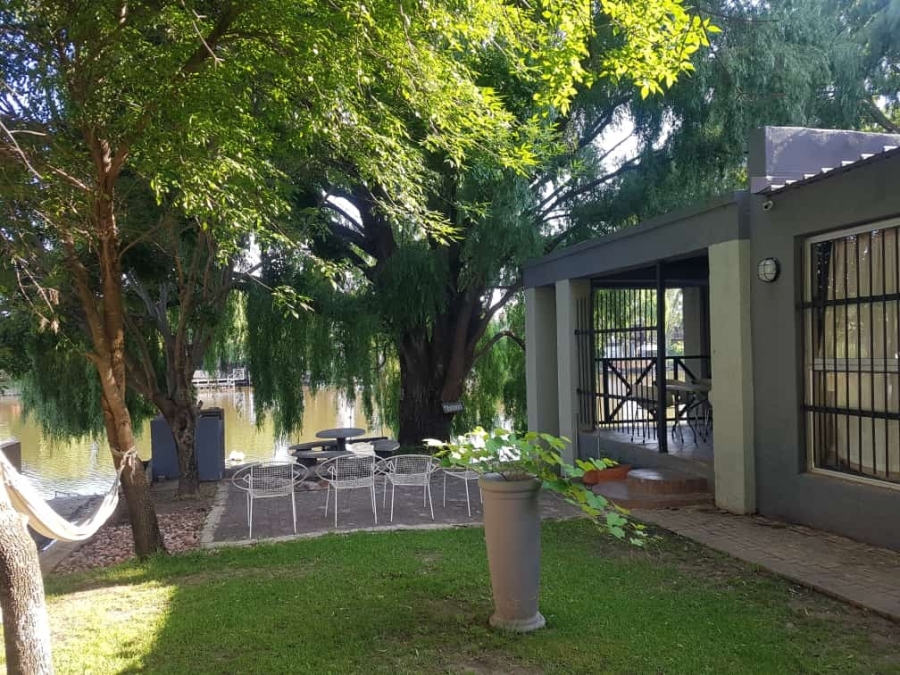 2 Bedroom Property for Sale in Maselspoort Free State